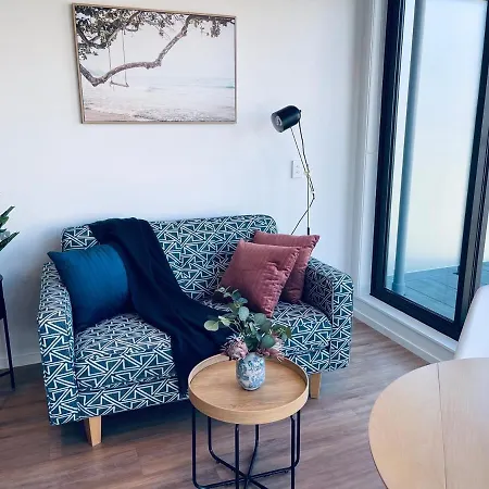 Brand New Luxury Studio Queen Street View